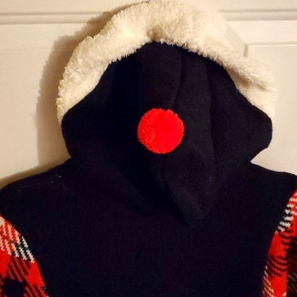 I deserve to be Spoiled Hooded Christmas sweater Size Large Juniors 11/13 - Picture 6 of 6